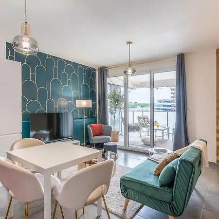 Urban Chic - Terrace - Private Parking Апартаменты