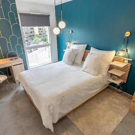 Urban Chic - Terrace - Private Parking Apartman