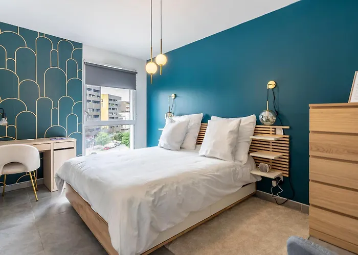 Urban Chic - Terrace - Private Parking Apartman